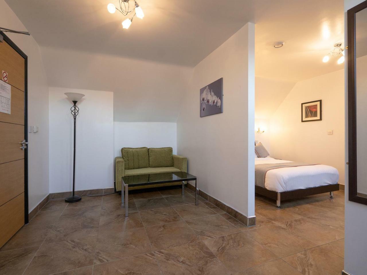 Atz&H Inn Bilston Dış mekan fotoğraf