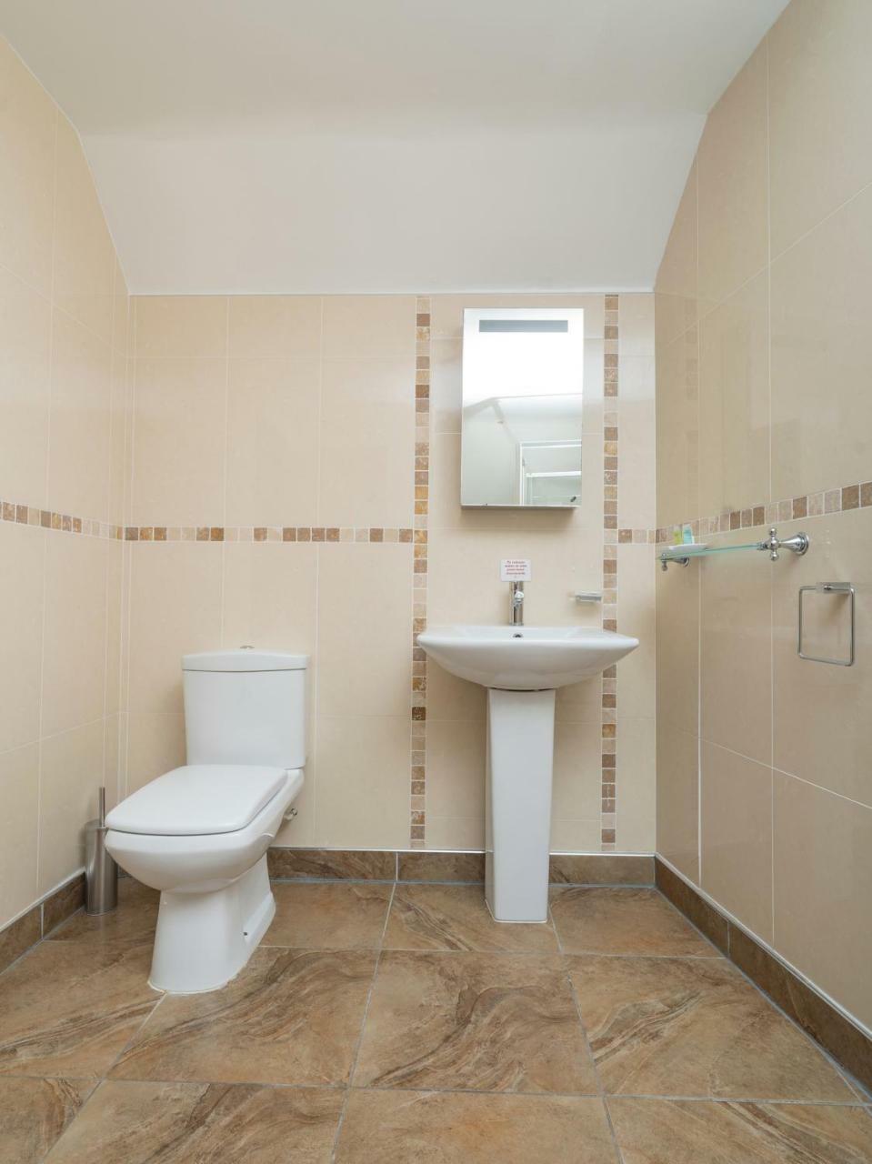 Atz&H Inn Bilston Dış mekan fotoğraf