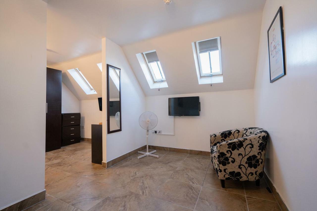 Atz&H Inn Bilston Dış mekan fotoğraf